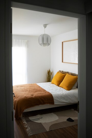 1.3. Idei de amenajare a unui dormitor pătrat - sfaturi pentru un design armonios - dormitor mic patrat (2)-min